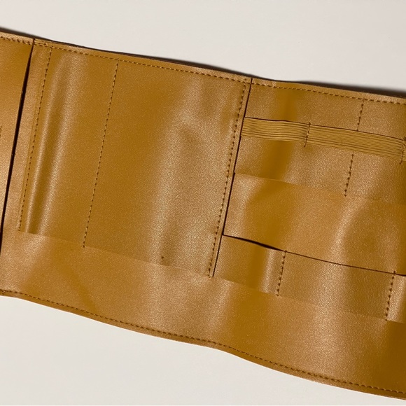 Glass Ladder & Co. Katherine Tech Organizer Roll - Picture 5 of 9